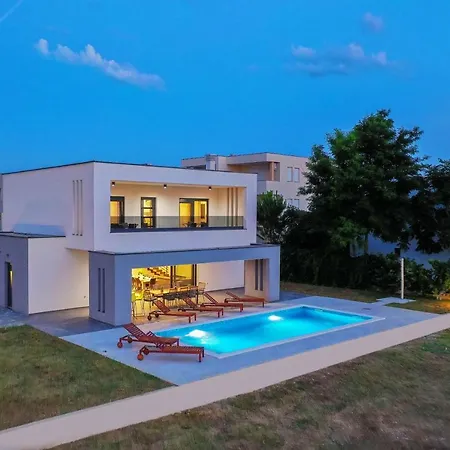 Zrinko Villa *