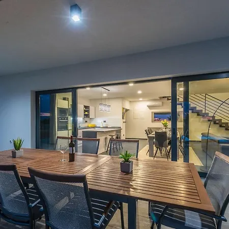 Zrinko Villa Privlaka (Zadar)